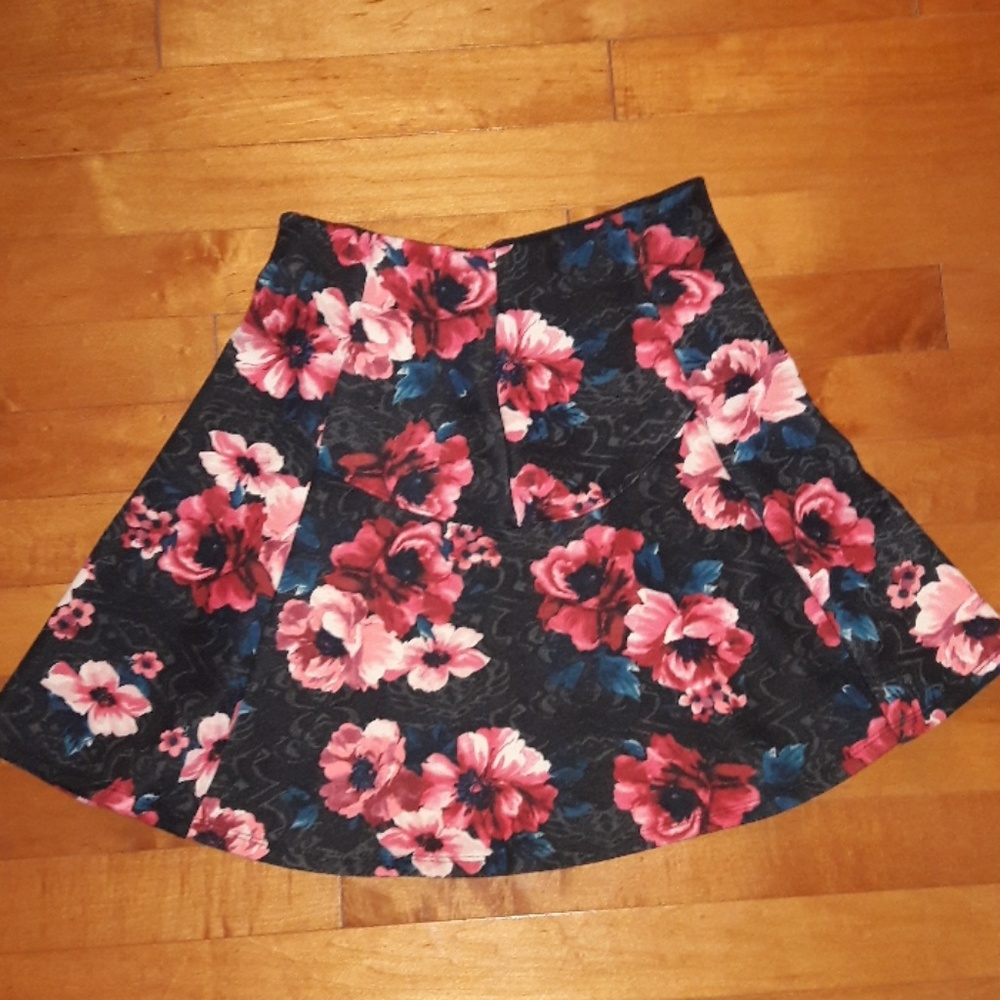 Patterned skirt